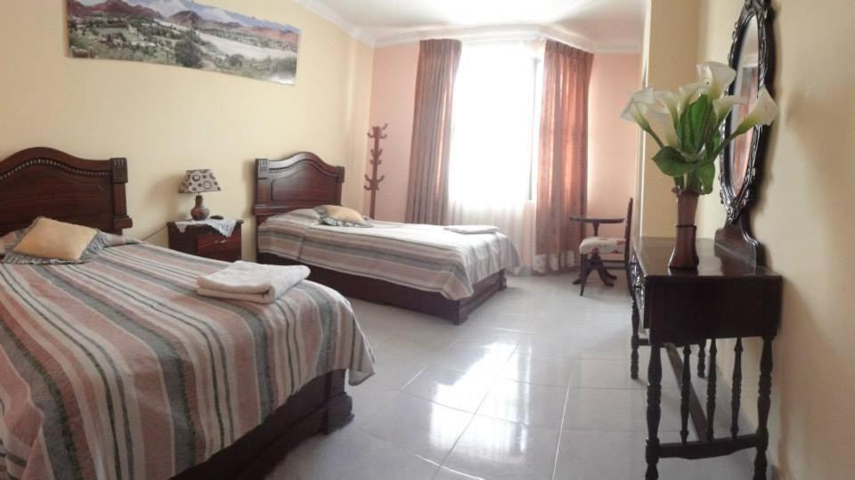 Hotel La Torre Тупіза Екстер'єр фото